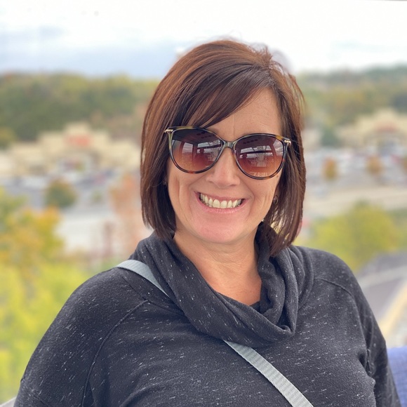 Meet your Posher, Angie - Picture 1 of 1